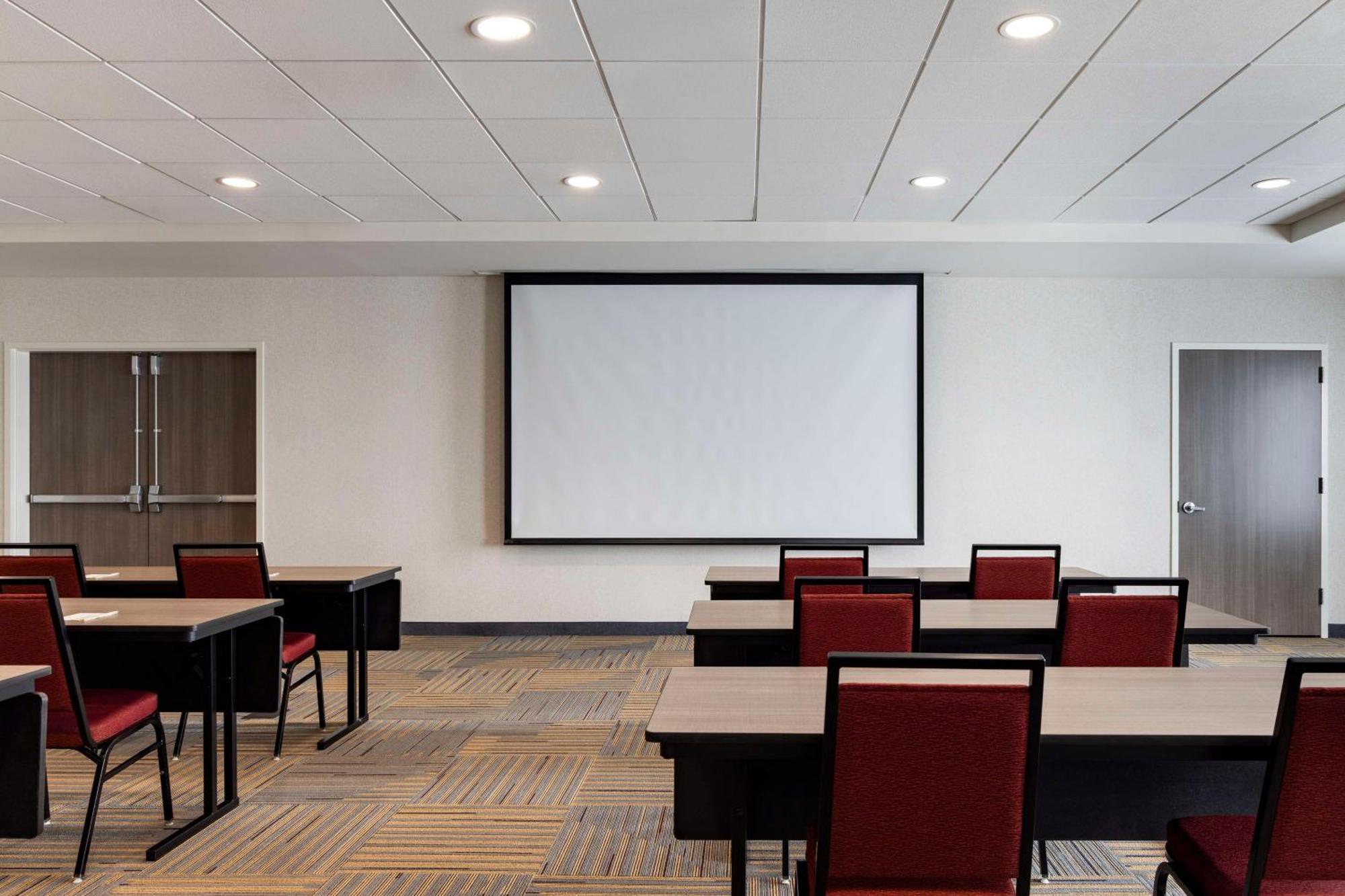 Home2 Suites By Hilton East Haven New Haven Экстерьер фото