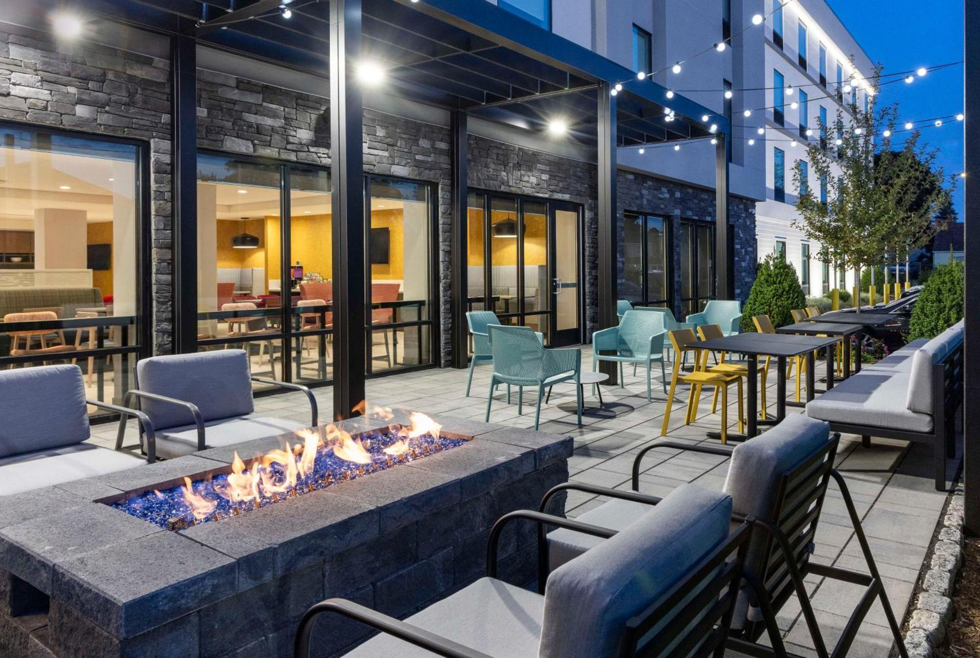 Home2 Suites By Hilton East Haven New Haven Экстерьер фото